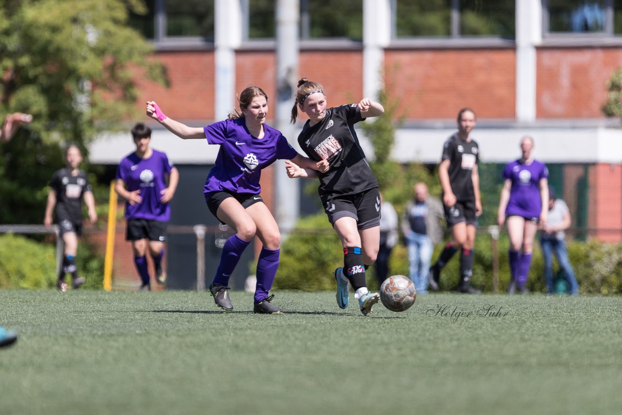 Bild 163 - wBJ SV Henstedt Ulzburg - TuS Rotenhof : Ergebnis: 12:0